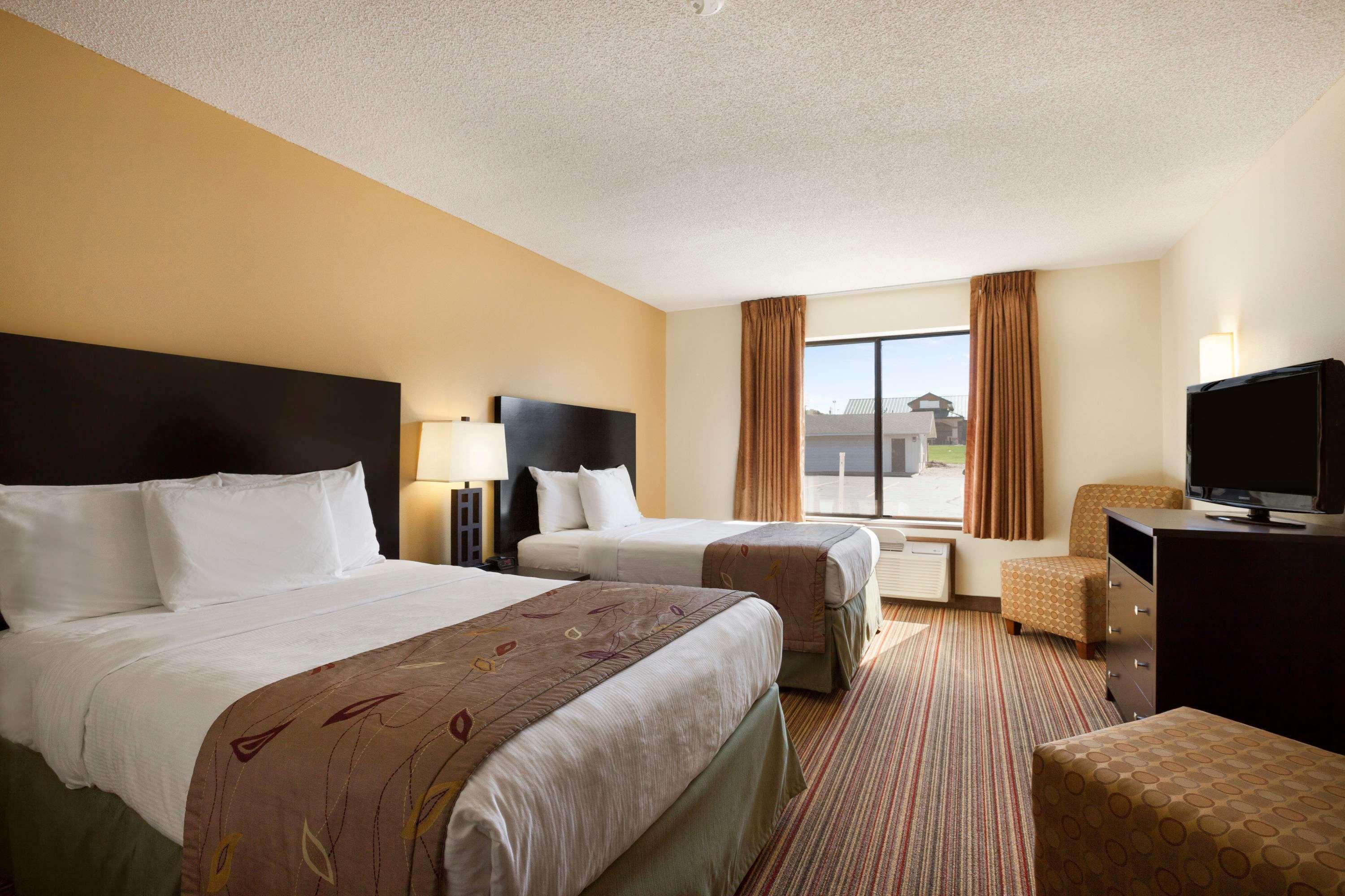 Hotel Ramada By Wyndham I-90