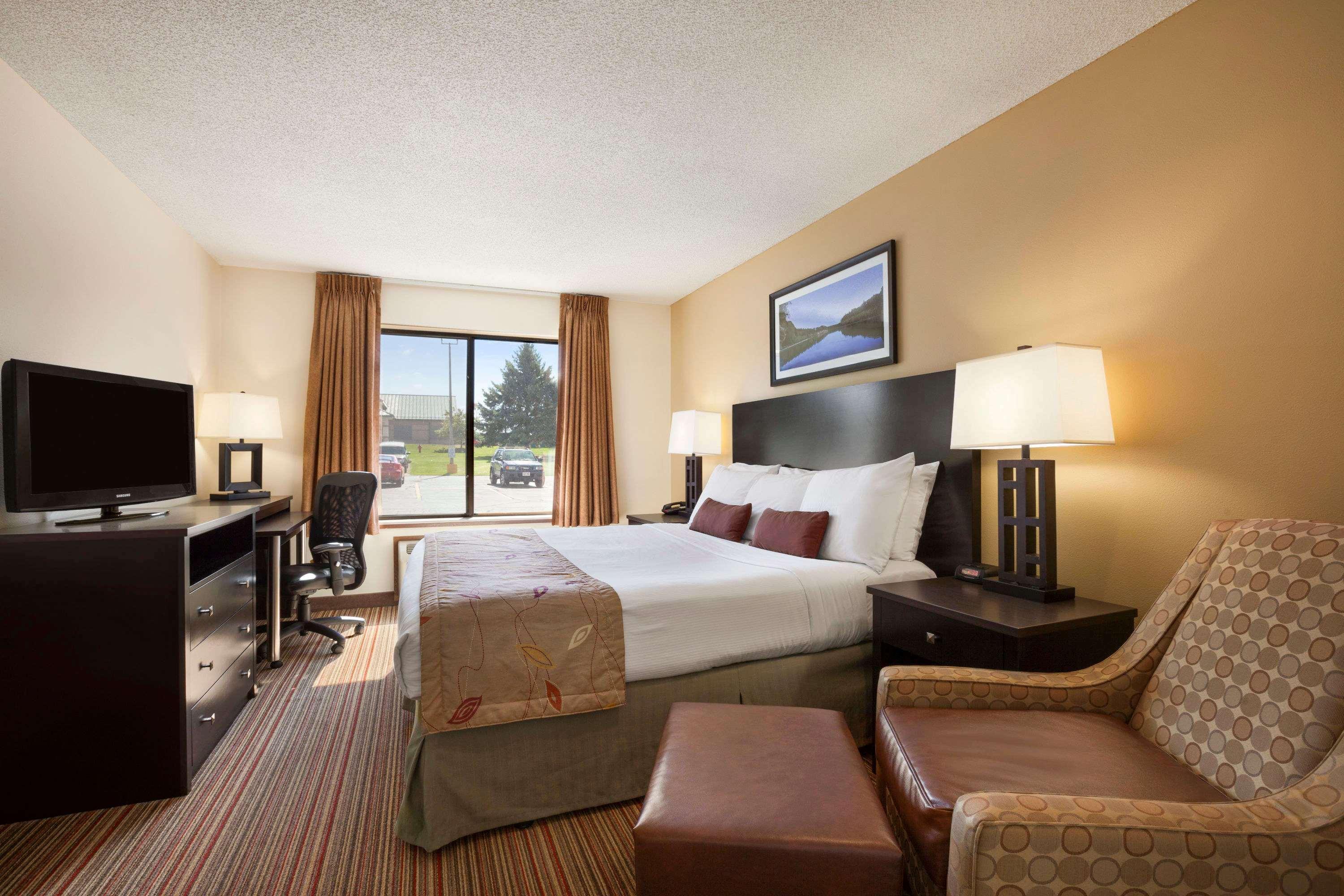 Ramada By Wyndham I-90 Hotel