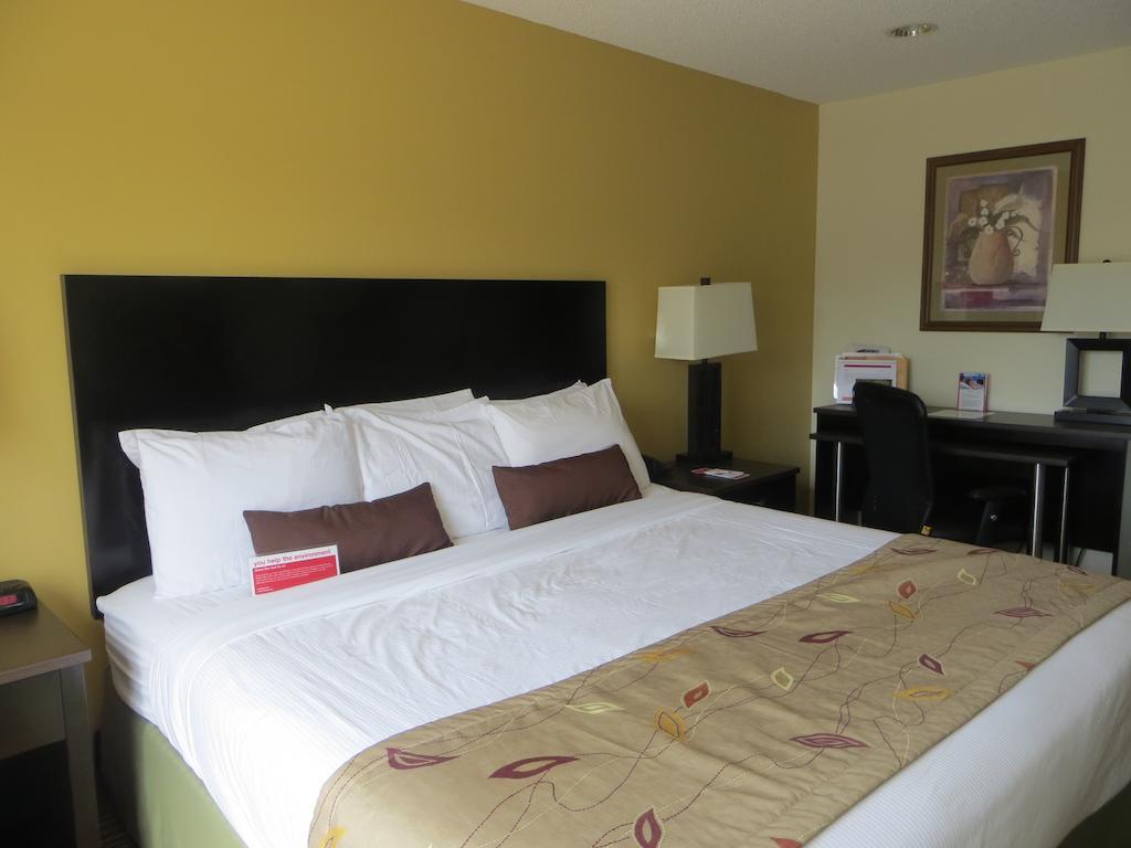 Ramada By Wyndham I-90 3*