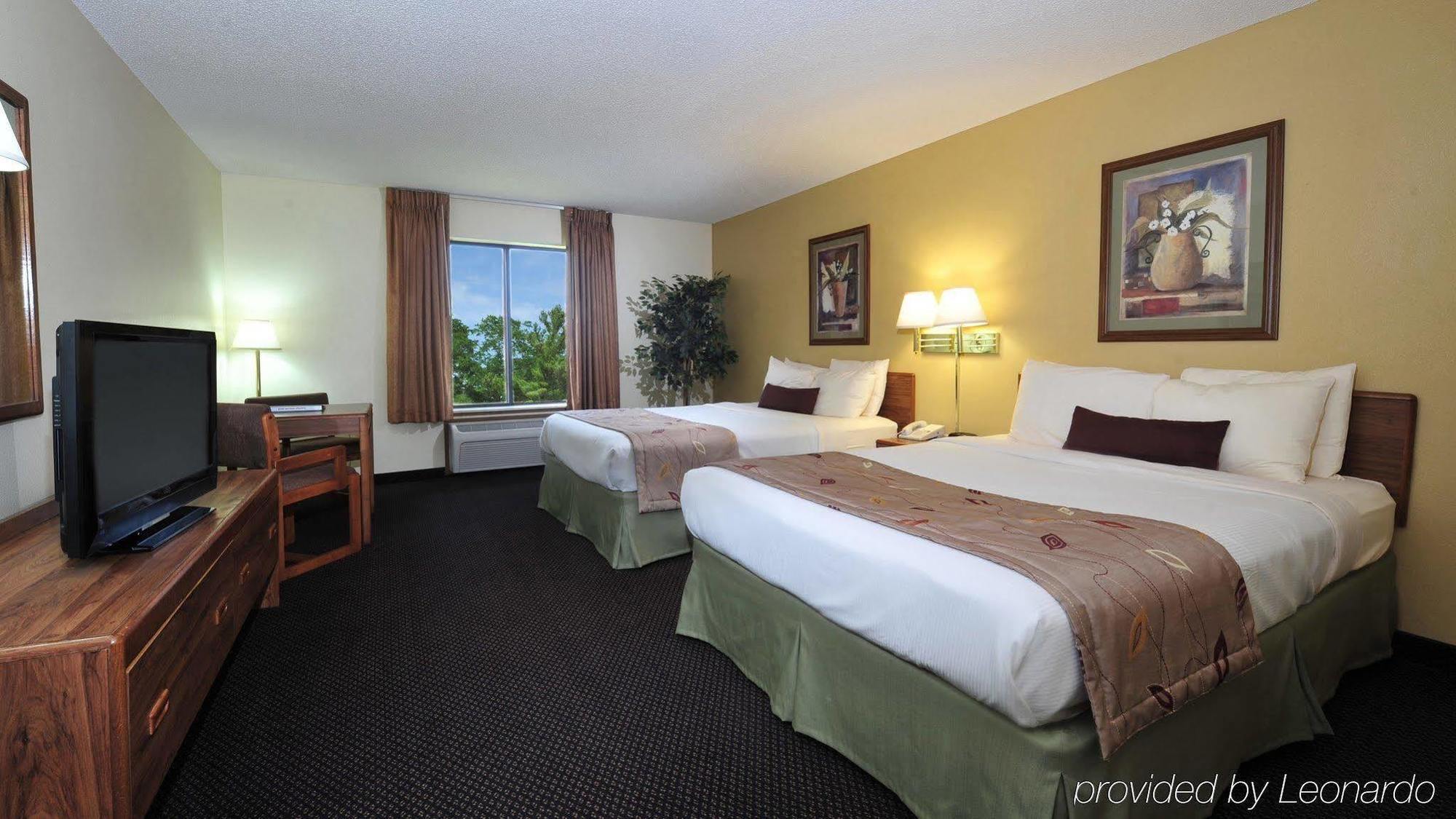 Ramada By Wyndham Wisconsin Dells I-90 Hotel 3*