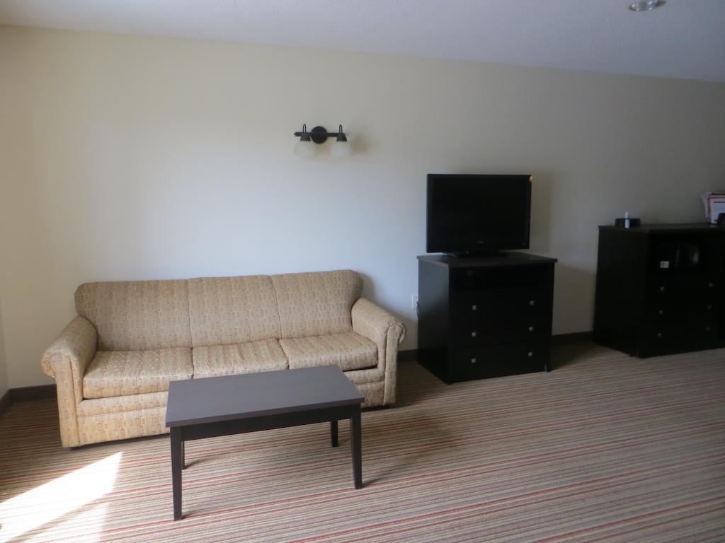 Ramada By Wyndham I-90 Hotel 3*